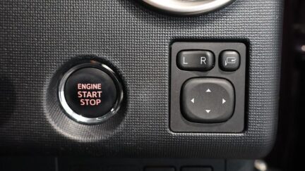 2014 Toyota Spade F Jack – Push Start with Reverse Camera image 339404