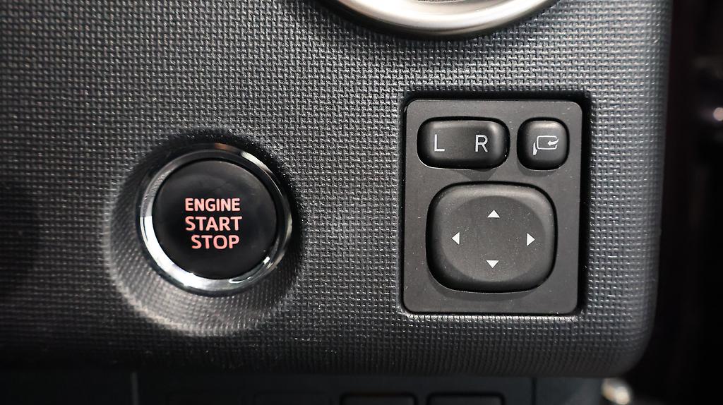 2014 Toyota Spade F Jack – Push Start with Reverse Camera image 339404