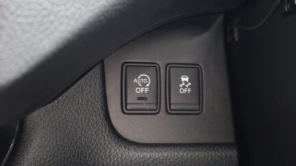 2013 Nissan Serena Hybrid Highway Star image 339541