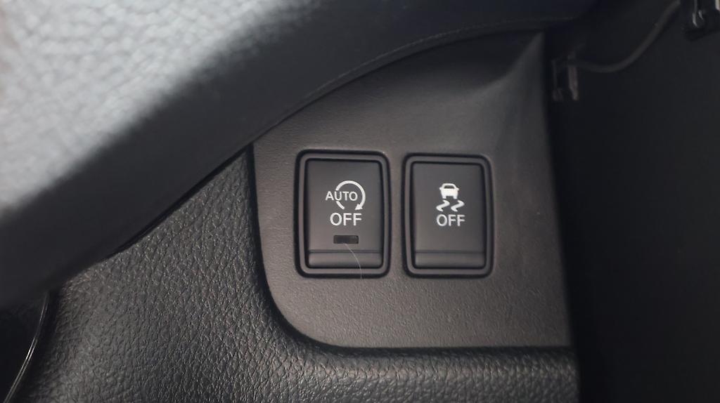 2013 Nissan Serena Hybrid Highway Star image 339541