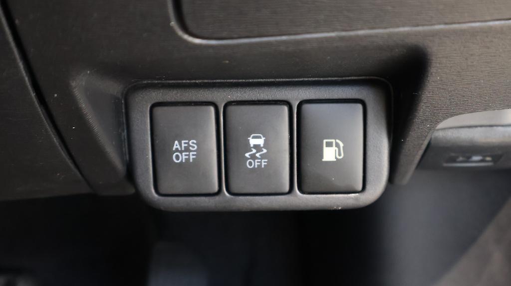 2013 Toyota Avensis Wagon Push Start with Cruise Control image 339470