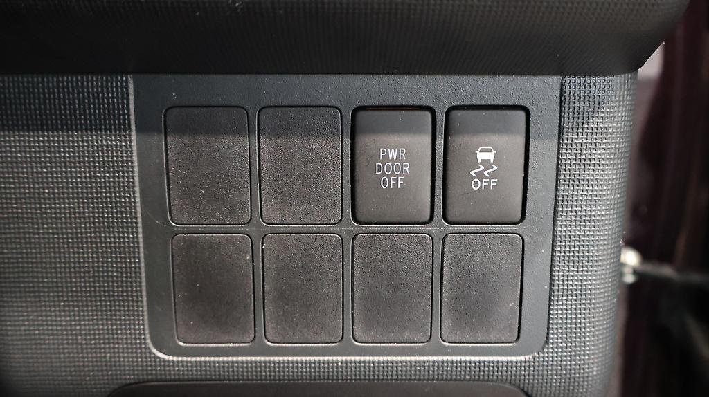 2014 Toyota Spade F Jack – Push Start with Reverse Camera image 339405