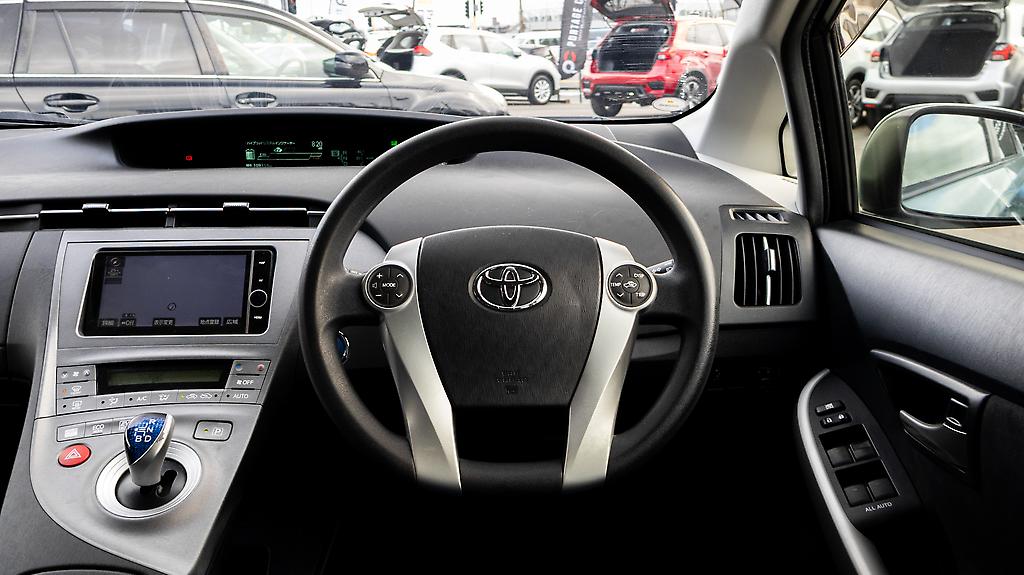 2012 Toyota Prius S Model / Push Start / Hybrid image 339174