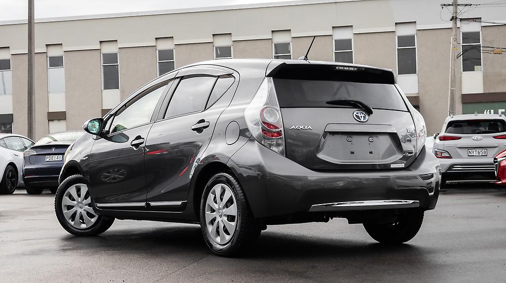 2012 Toyota Aqua G Hybrid image 336903