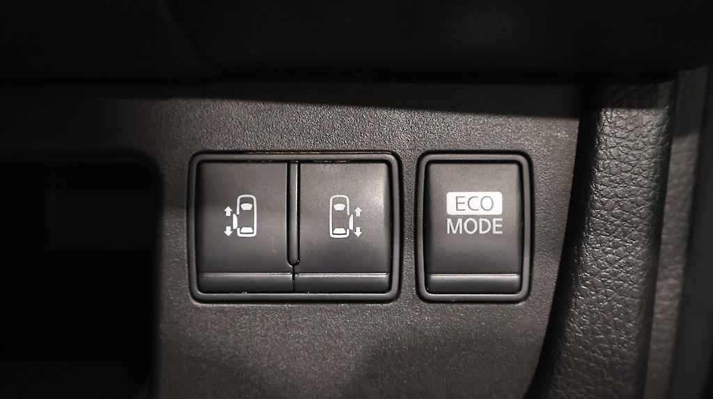 2013 Nissan Serena Hybrid Highway Star S V Selection image 339792