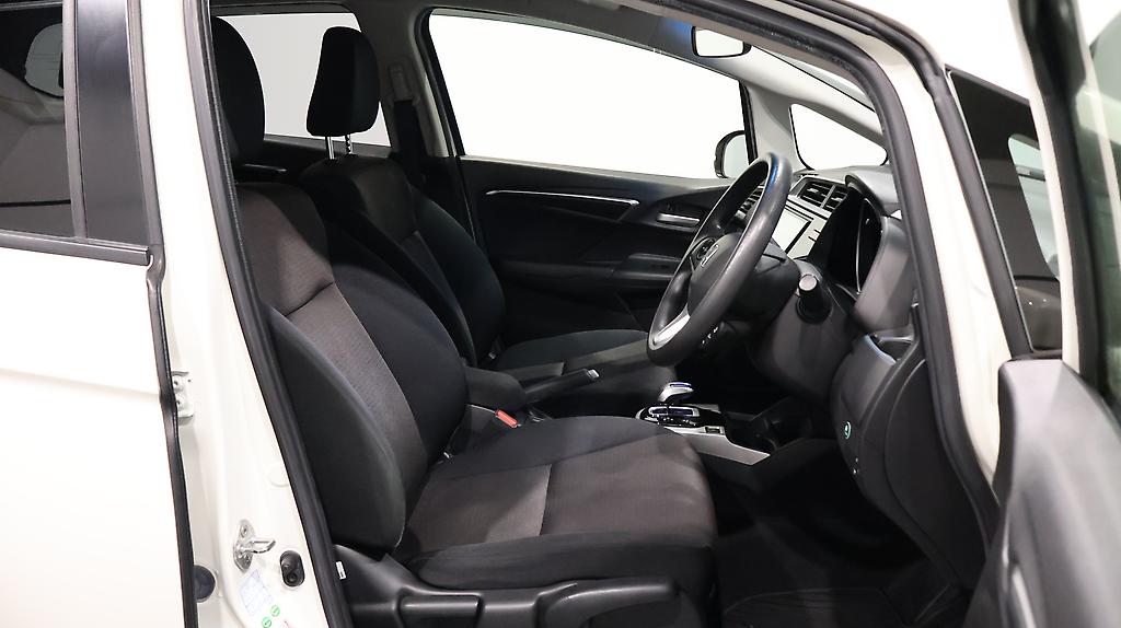 2014 Honda Fit Hybrid F Package image 338610