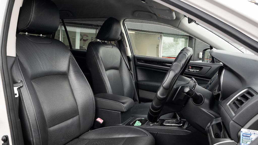 2015 Subaru Outback Limited AWD Leather package image 341594