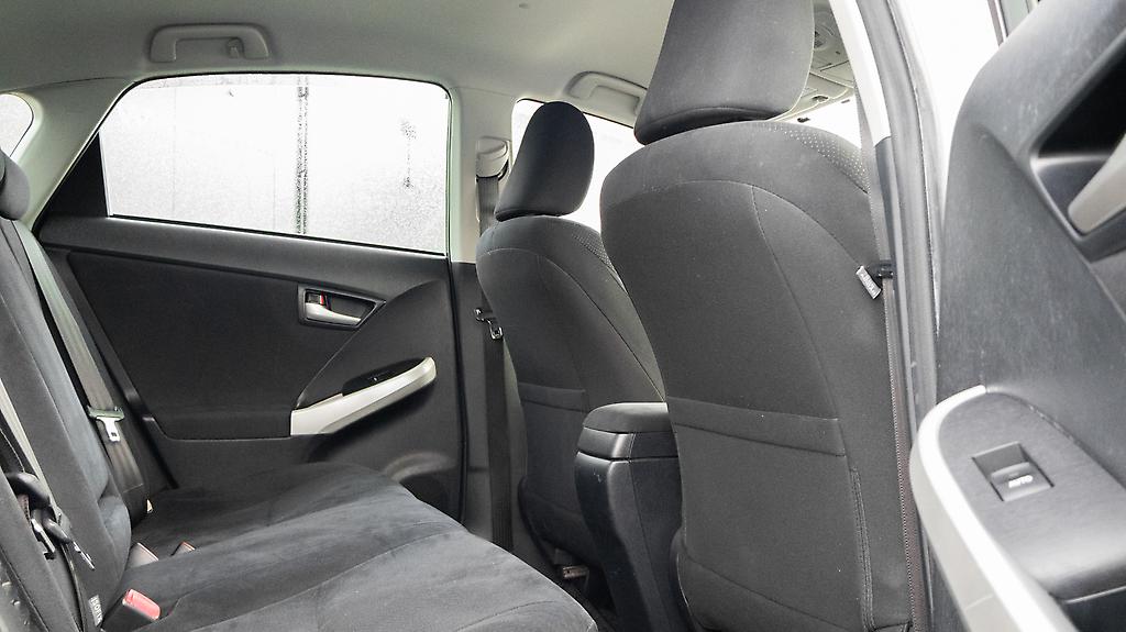 2013 Toyota Prius S Model / Push Start / Hybrid image 342300