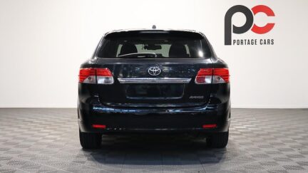 2012 Toyota Avensis Wagon Li image 341085