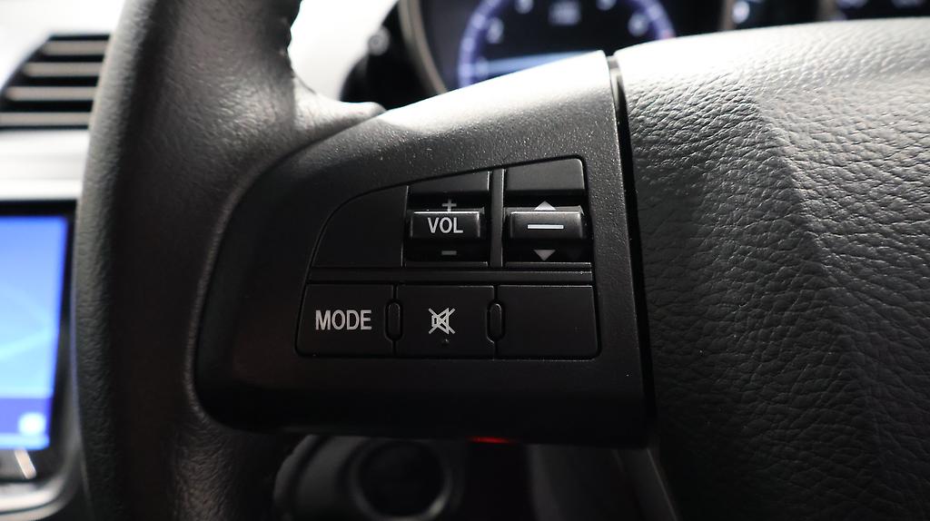 2012 Mazda Axela Sports 15S Super Low KMs image 340696
