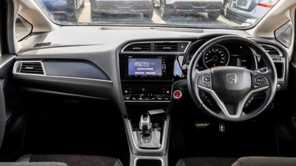 2019 Honda Shuttle Hybrid Z Half leather trim image 342276