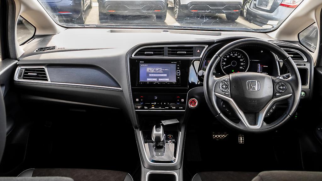 2019 Honda Shuttle Hybrid Z Half leather trim image 342276