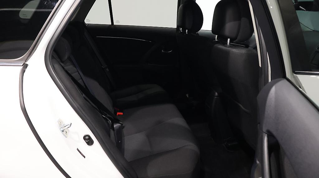 2012 Toyota Avensis Xi + Alloy Wheels image 340960