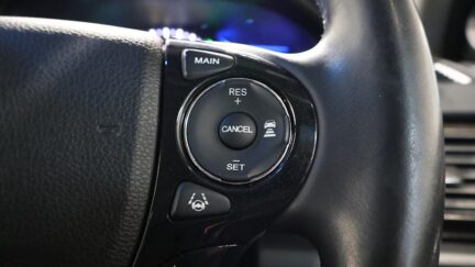 2013 Honda Accord Hybrid EX – Cruise Control and Reverse Camera image 345293
