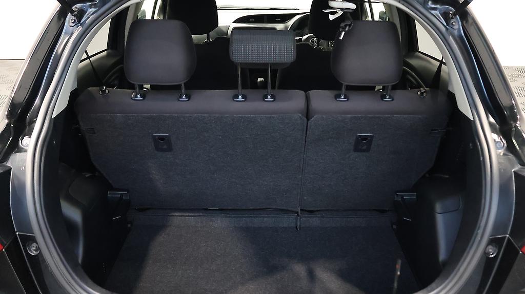 2017 Toyota Vitz Hybrid F Model image 344520
