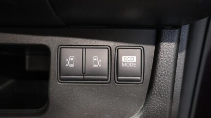 2013 Nissan Serena Highwaystar S-Hybrid image 345809