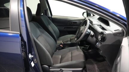 2016 Toyota Aqua Push Button + Reverse Camera image 343197
