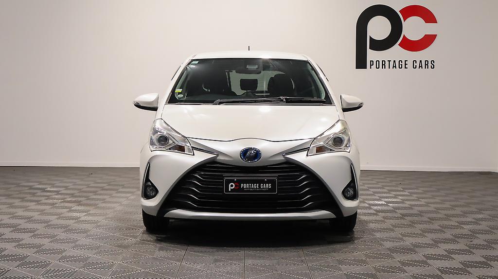 2017 Toyota Vitz Hybrid F Model image 344277
