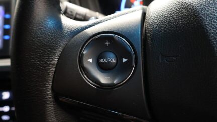 2015 Honda Vezel Hybrid Smart Key with Push Start and Reverse Camera image 344984