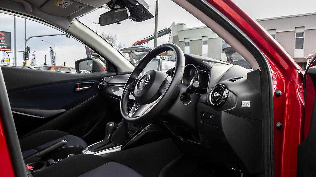 2015 Mazda Demio 13S 6AT FWD Push start image 342489