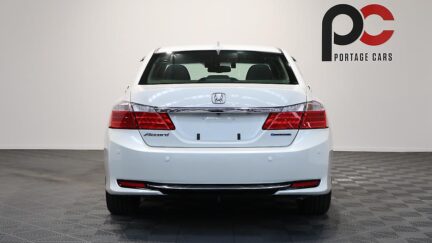 2013 Honda Accord Hybrid EX – Cruise Control and Reverse Camera image 345278