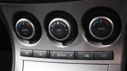 2012 Mazda Axela Sports 15S Super Low KMs image 340693