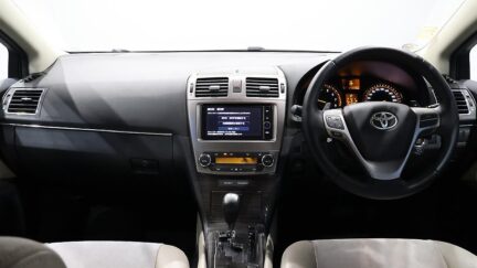 2012 Toyota Avensis Wagon Li image 341090