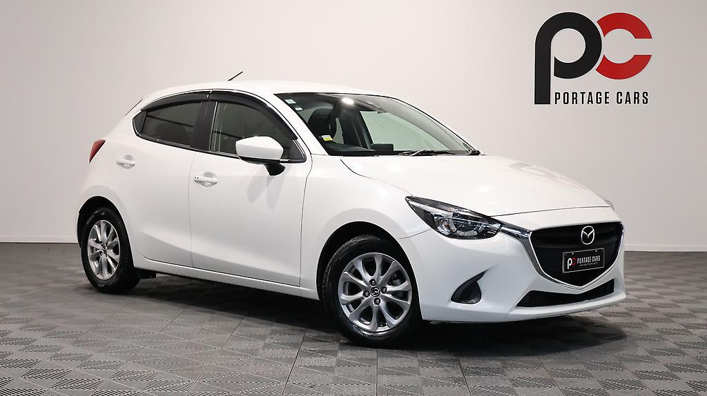 2015 Mazda Demio Push Start + Reverse Camera image 343484
