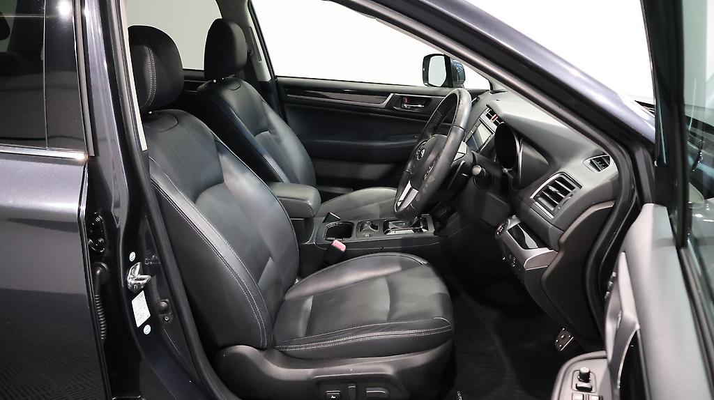 2015 Subaru Outback Limited AWD Leather package image 344171