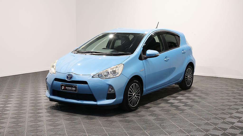 2013 Toyota Aqua G Model with Alloys and Very Low KMs image 340994
