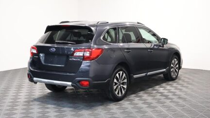 2015 Subaru Outback Limited AWD Leather package image 344165