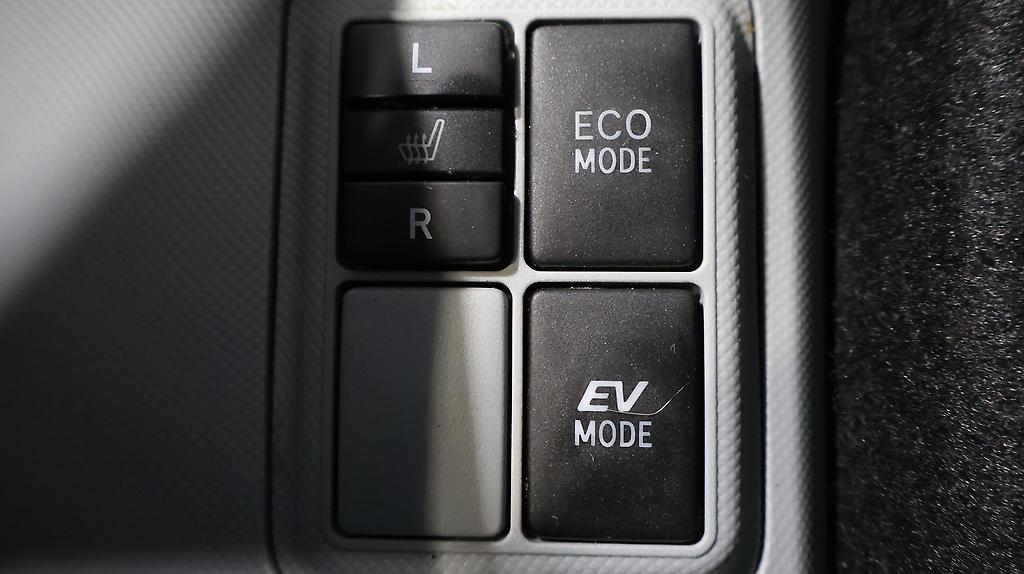 2013 Toyota Aqua S Model + Reverse Camera + Push Start image 345205