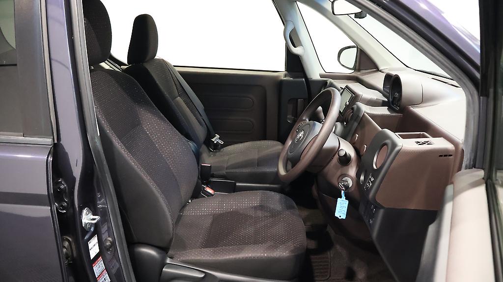 2013 Toyota Spade F Model image 343219