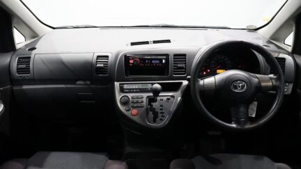 2005 Toyota Wish image 343758