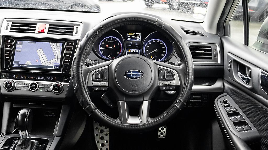 2015 Subaru Outback Limited AWD Leather package image 341597