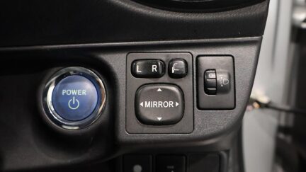 2013 Toyota Aqua S Model + Reverse Camera image 344316