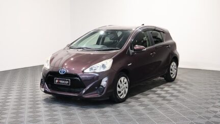 2015 Toyota Aqua G Model + Reverse Camera image 344708