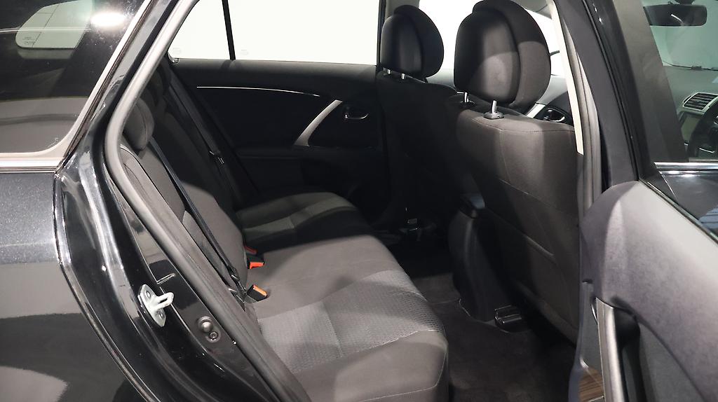 2012 Toyota Avensis Xi great look and Low KMs image 344194