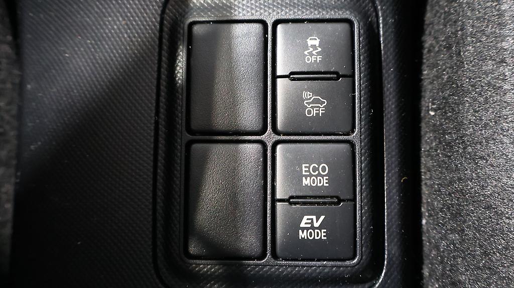 2016 Toyota Aqua Push Button + Reverse Camera image 343212