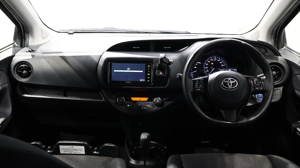2017 Toyota Vitz Hybrid F Model image 344287