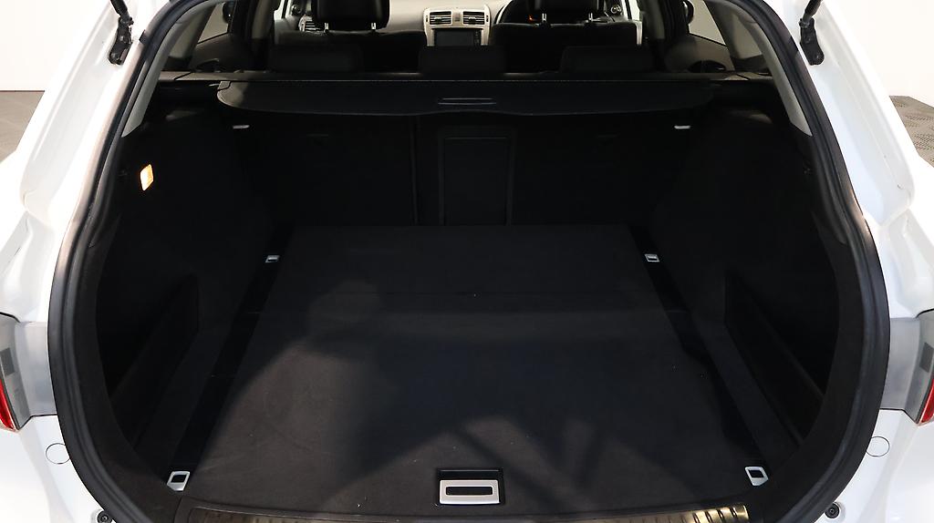 2012 Toyota Avensis Xi + Alloy Wheels image 340957
