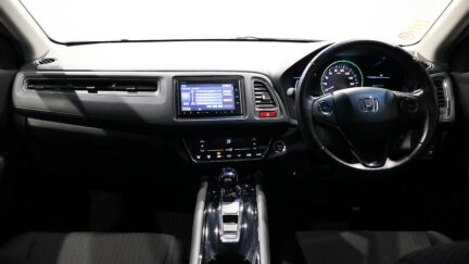 2015 Honda Vezel Hybrid Smart Key with Push Start and Reverse Camera image 344977