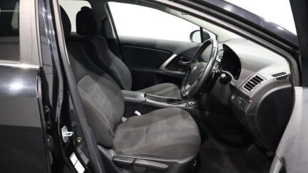 2012 Toyota Avensis Xi great look and Low KMs image 344195