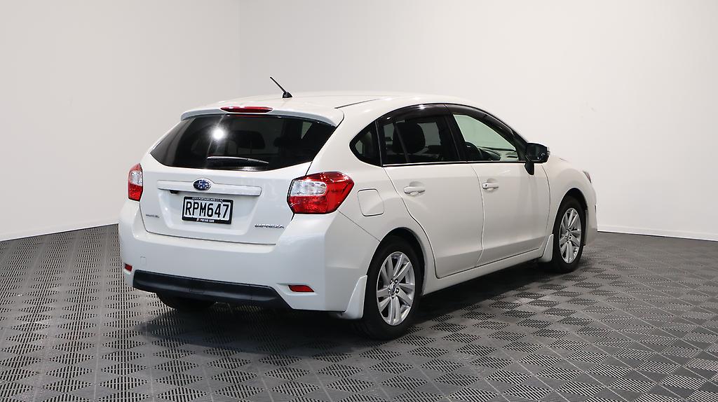2015 Subaru Impreza Cruise Control + Half Leather Seats image 343468