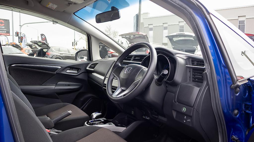 2013 Honda Fit F-Package Push start image 356807