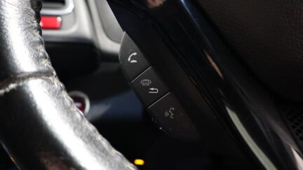 2014 Honda Vezel X Hybrid with Cruise Control, Smart Key and Reverse Camera image 345185