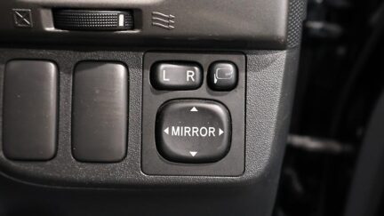 2005 Toyota Wish image 343764