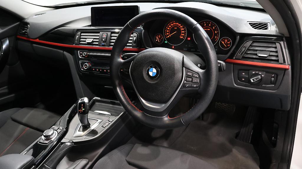 2012 BMW 3 Series Sport image 341442
