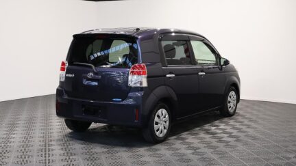 2013 Toyota Spade F Model image 343205