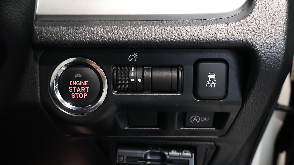 2015 Subaru Impreza Cruise Control + Half Leather Seats image 343481